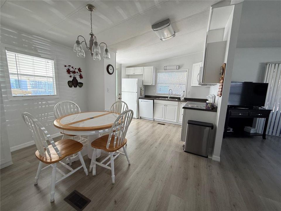 En Venta: $115,000 (2 camas, 2 baños, 1040 Pies cuadrados)