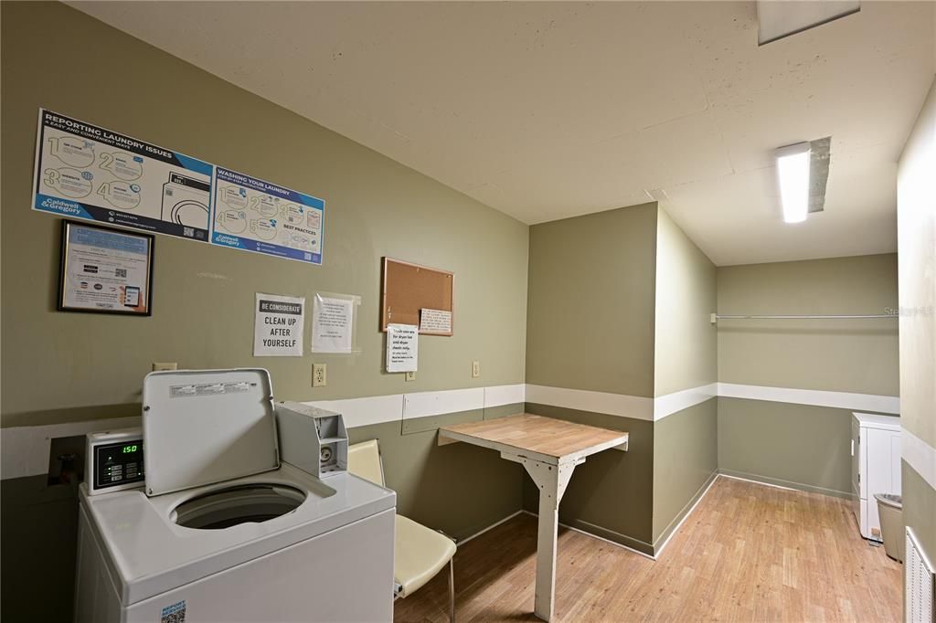 For Sale: $210,000 (2 beds, 2 baths, 940 Square Feet)