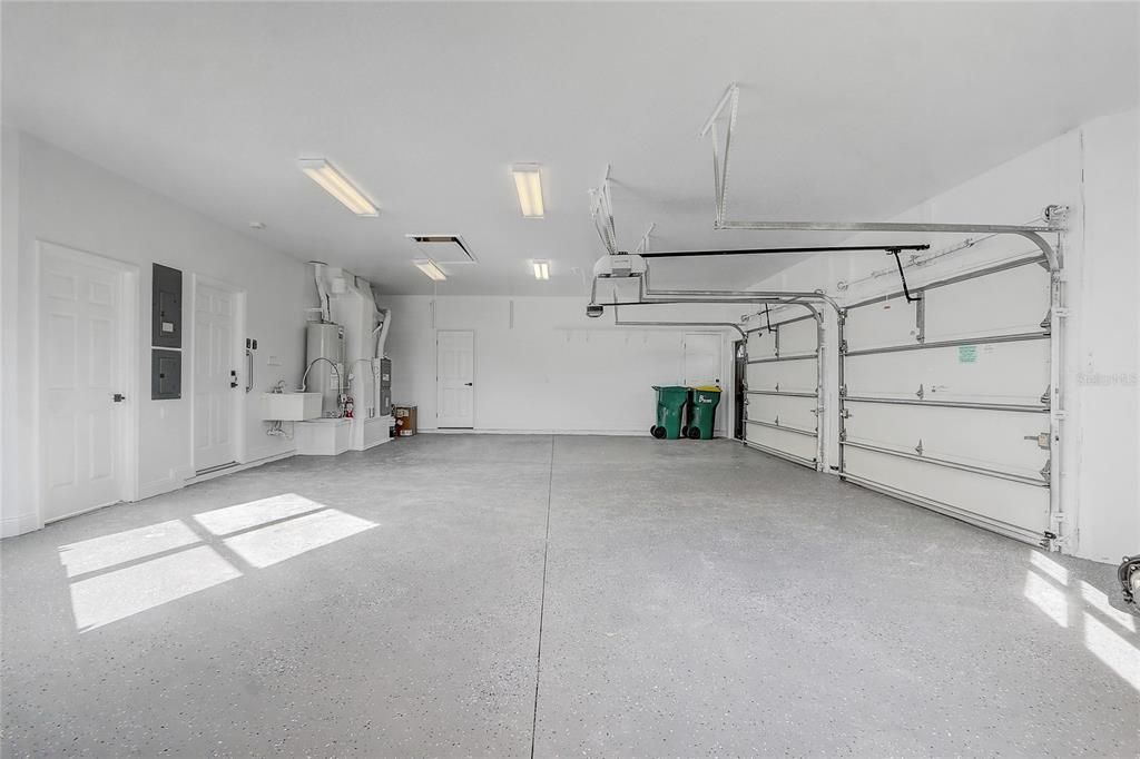 For Sale: $699,999 (3 beds, 2 baths, 2366 Square Feet)