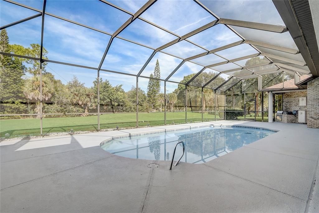 For Sale: $699,999 (3 beds, 2 baths, 2366 Square Feet)