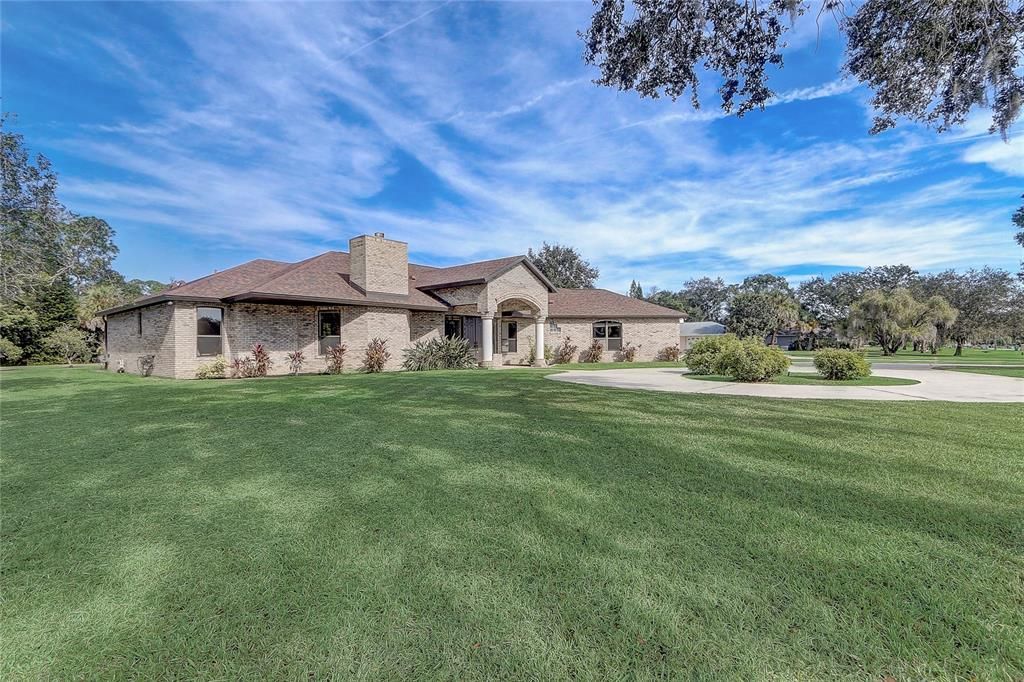 For Sale: $699,999 (3 beds, 2 baths, 2366 Square Feet)