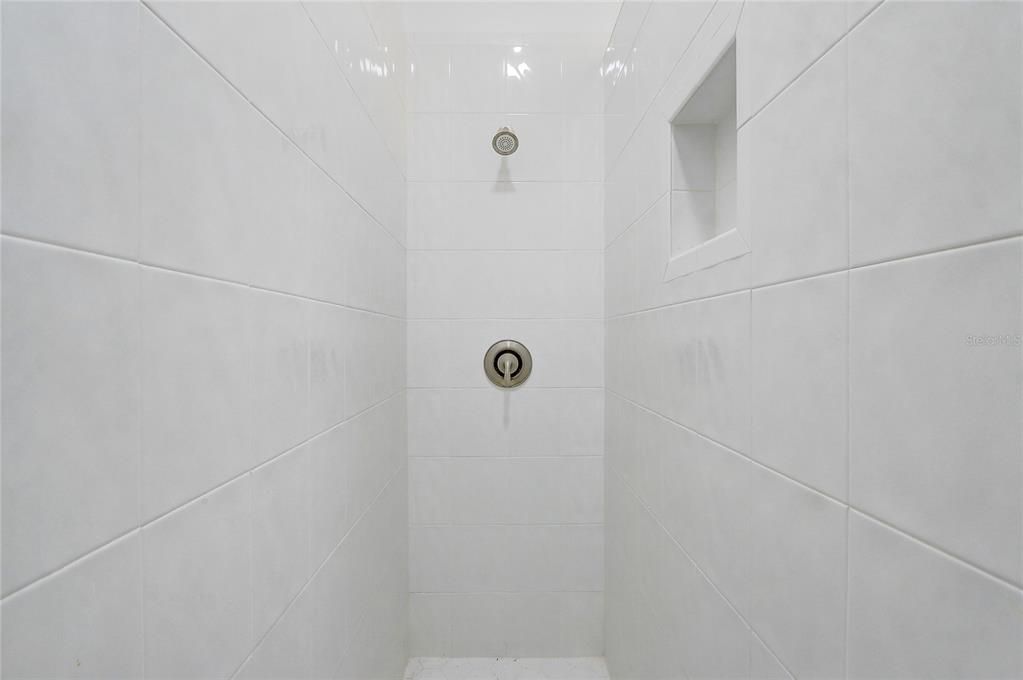 For Sale: $699,999 (3 beds, 2 baths, 2366 Square Feet)