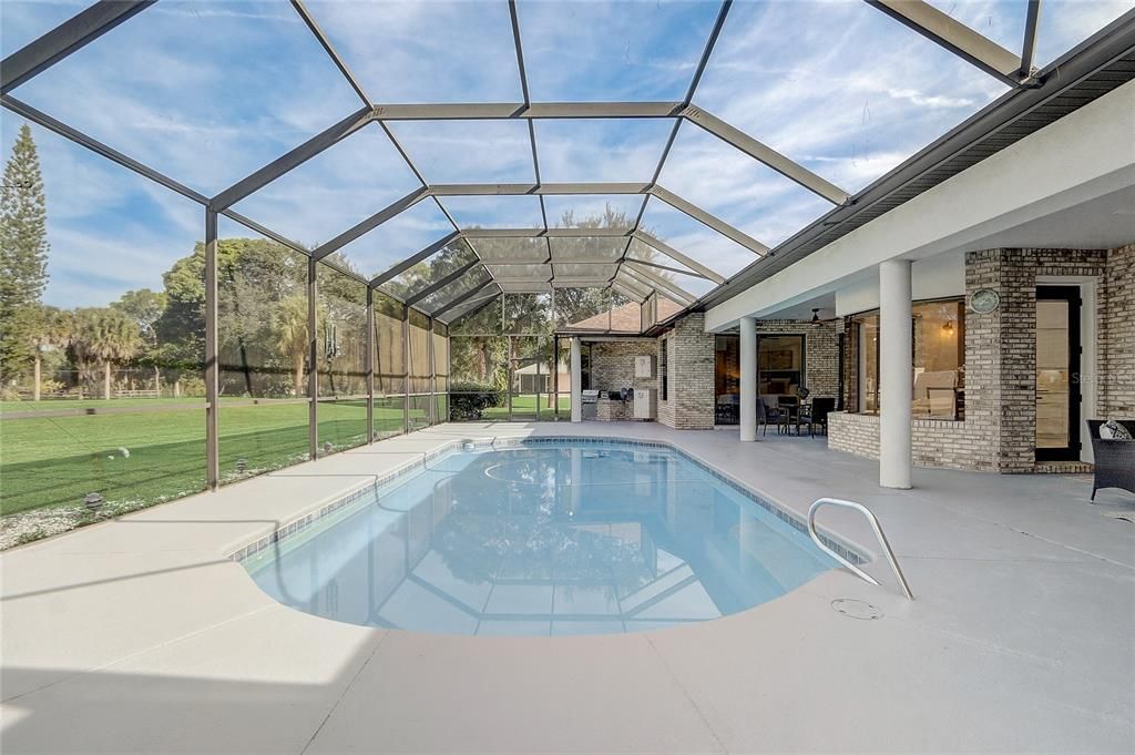 For Sale: $699,999 (3 beds, 2 baths, 2366 Square Feet)