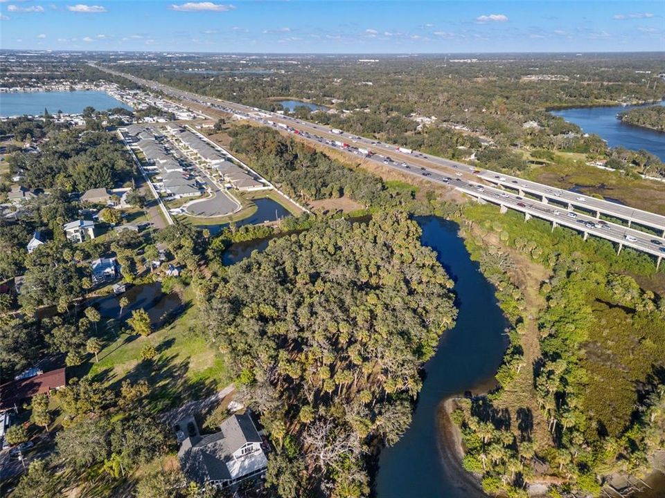 待售: $895,000 (5.60 acres)