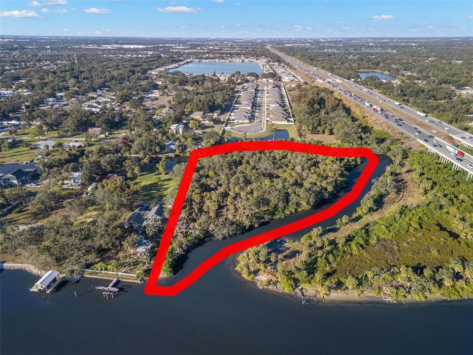 待售: $895,000 (5.60 acres)