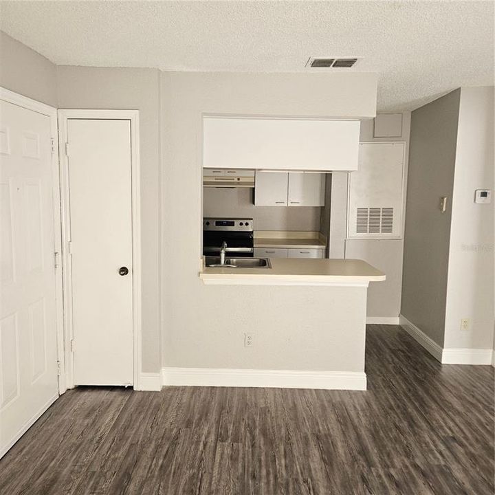 For Rent: $1,275 (1 beds, 1 baths, 583 Square Feet)