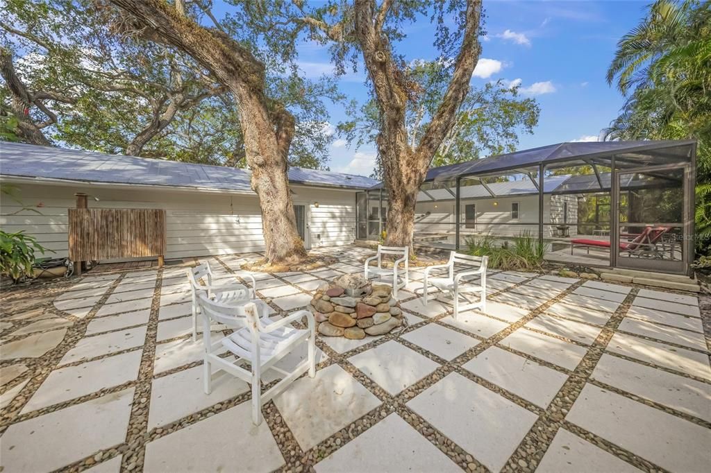 For Sale: $1,995,000 (4 beds, 3 baths, 2483 Square Feet)