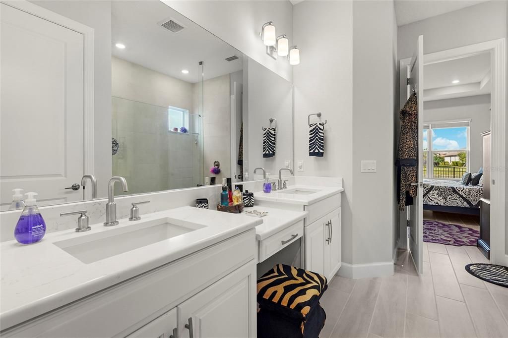 待售: $875,000 (3 贝兹, 3 浴室, 2391 平方英尺)