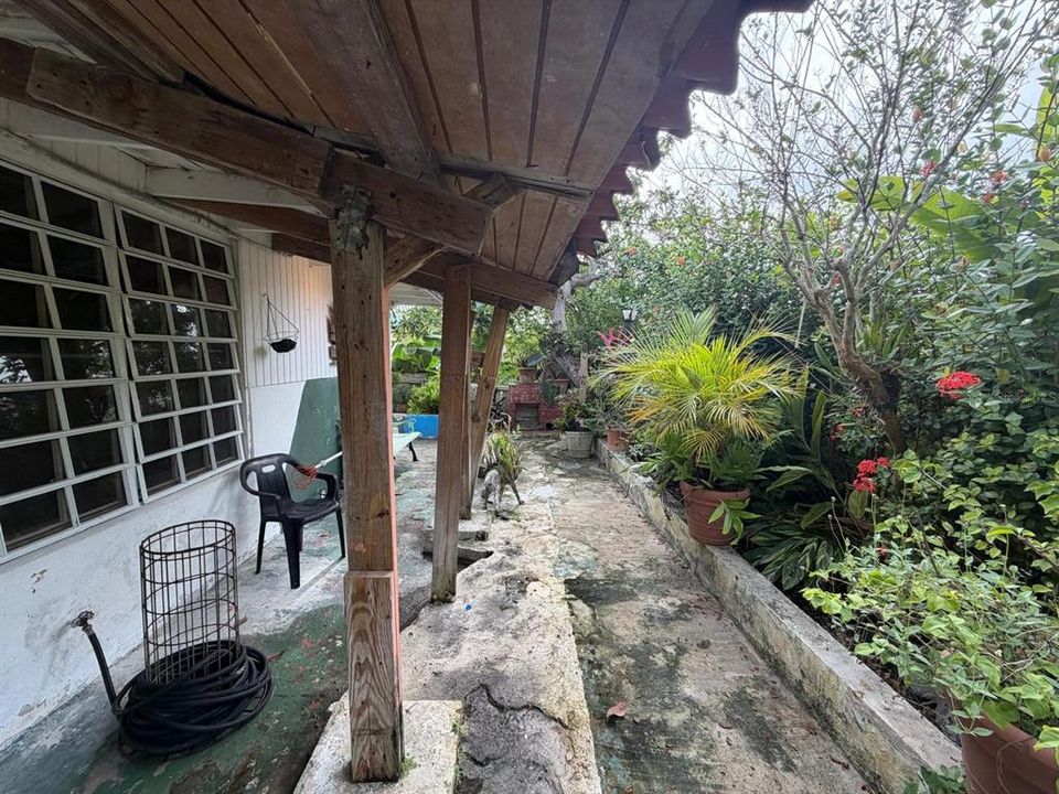 For Sale: $175,000 (3 beds, 2 baths, 1886 Square Feet)