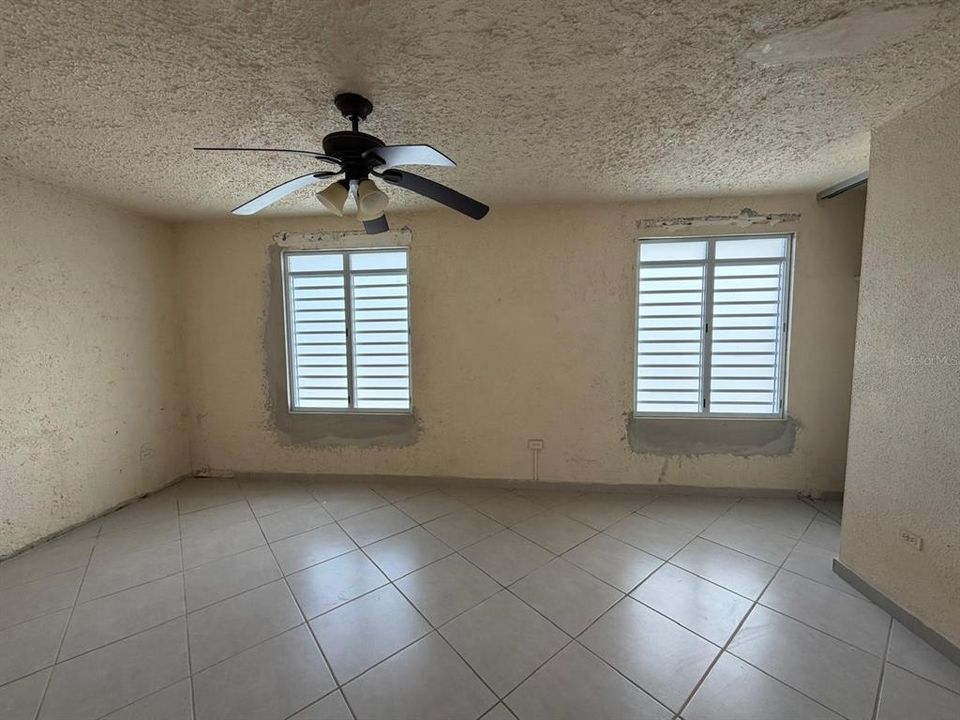 For Sale: $175,000 (3 beds, 2 baths, 1886 Square Feet)