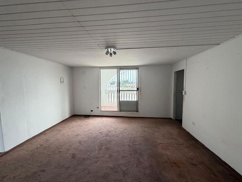 For Sale: $175,000 (3 beds, 2 baths, 1886 Square Feet)