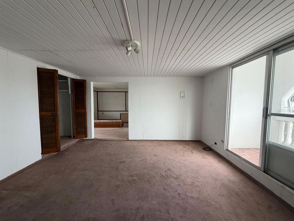 For Sale: $175,000 (3 beds, 2 baths, 1886 Square Feet)