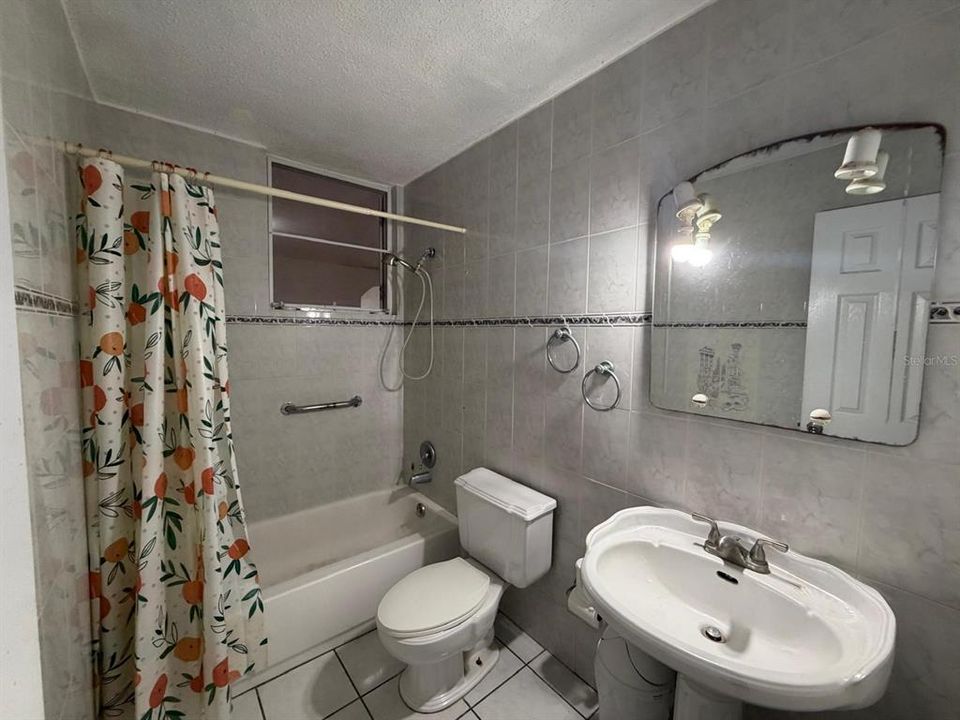 For Sale: $175,000 (3 beds, 2 baths, 1886 Square Feet)