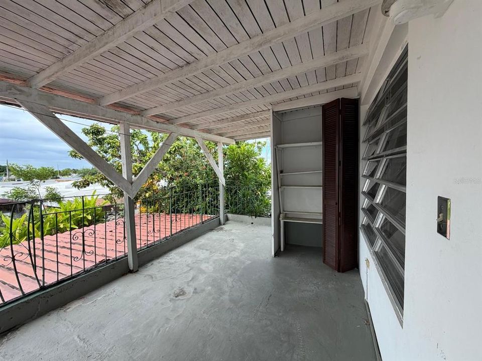 For Sale: $175,000 (3 beds, 2 baths, 1886 Square Feet)