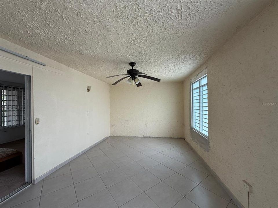 For Sale: $175,000 (3 beds, 2 baths, 1886 Square Feet)