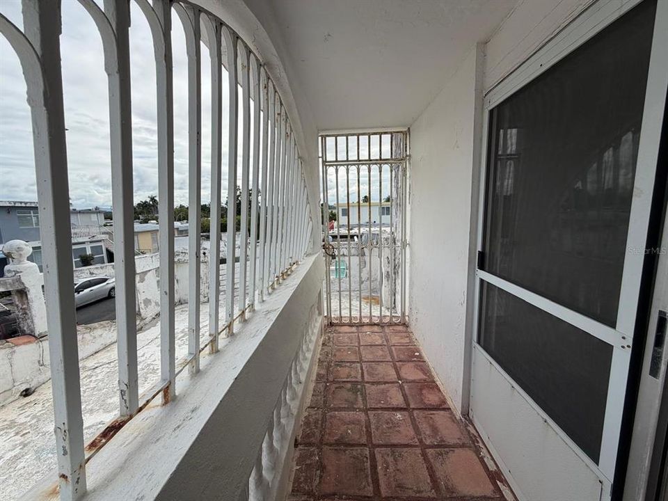 For Sale: $175,000 (3 beds, 2 baths, 1886 Square Feet)