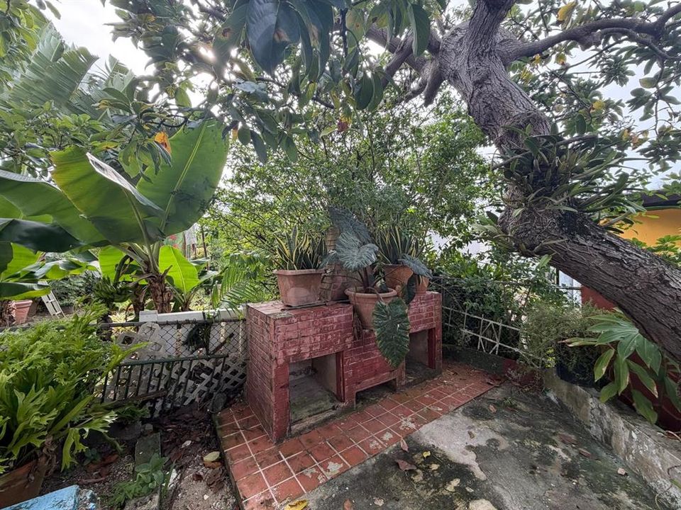 For Sale: $175,000 (3 beds, 2 baths, 1886 Square Feet)