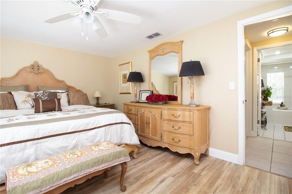 For Rent: $1,950 (2 beds, 1 baths, 1264 Square Feet)