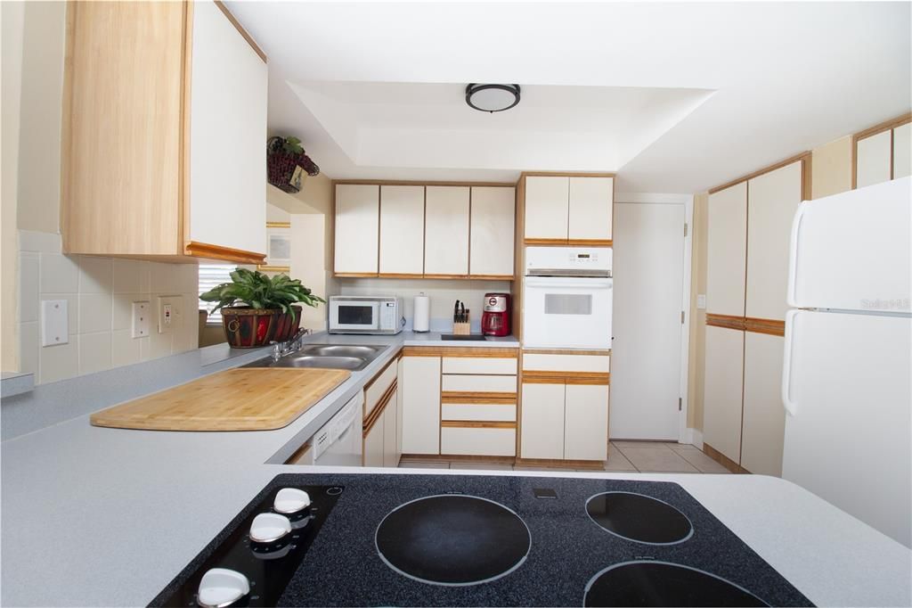 For Rent: $1,950 (2 beds, 1 baths, 1264 Square Feet)