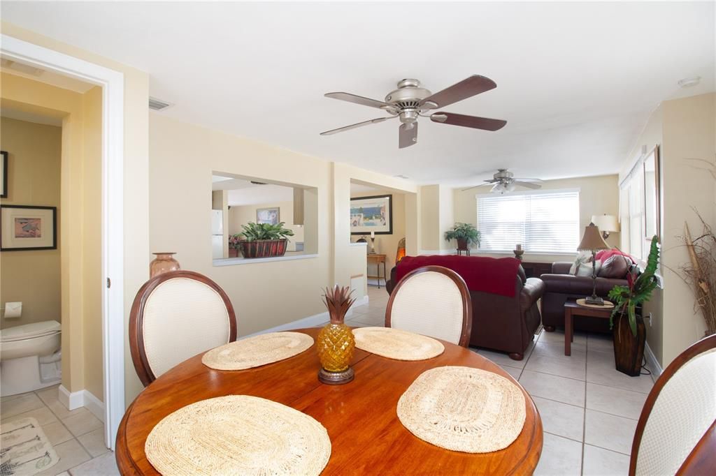 For Rent: $1,950 (2 beds, 1 baths, 1264 Square Feet)