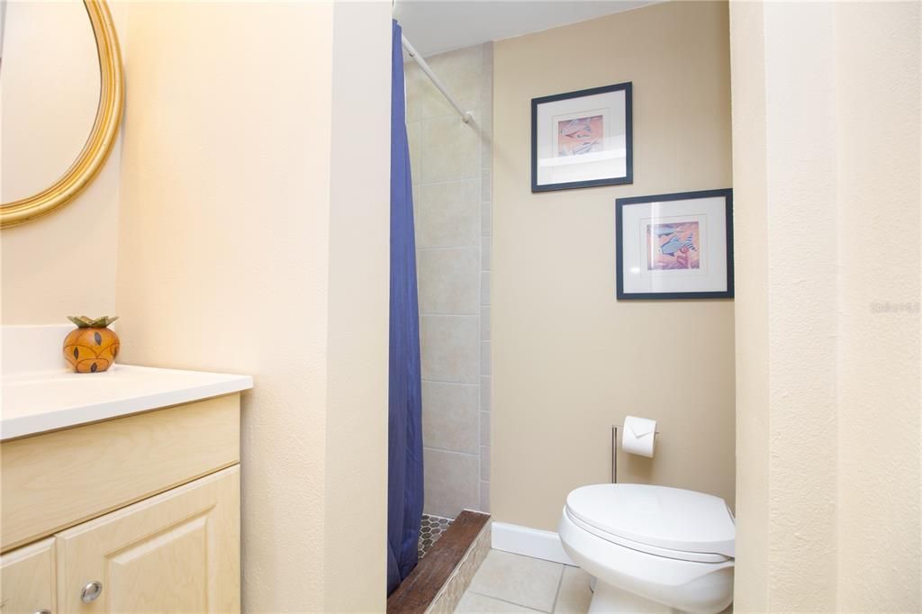 For Rent: $1,950 (2 beds, 1 baths, 1264 Square Feet)