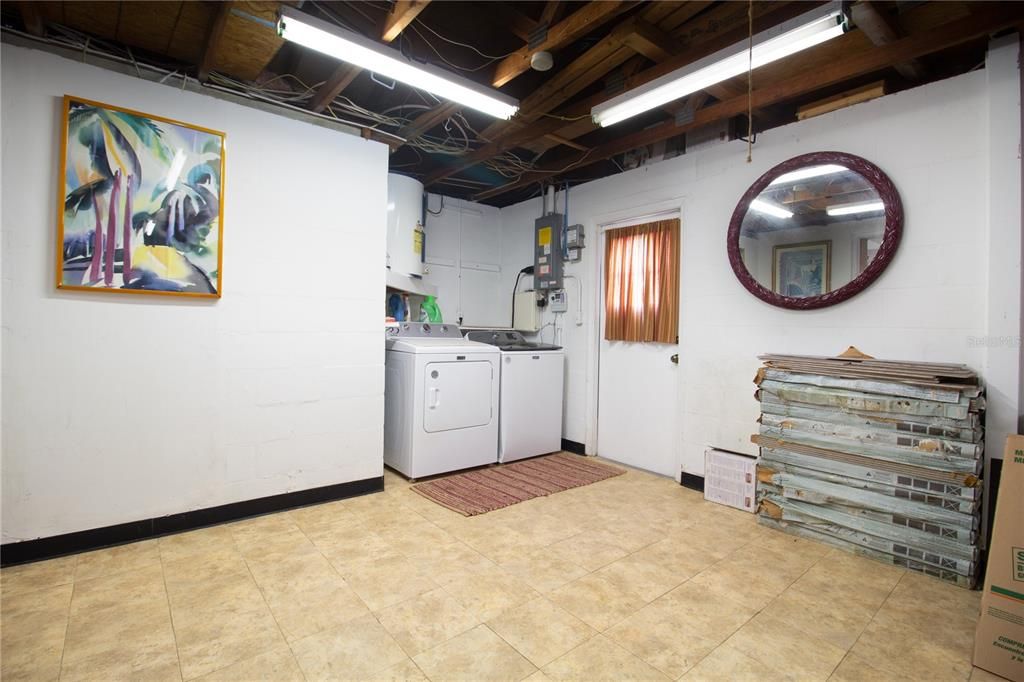 For Rent: $1,950 (2 beds, 1 baths, 1264 Square Feet)