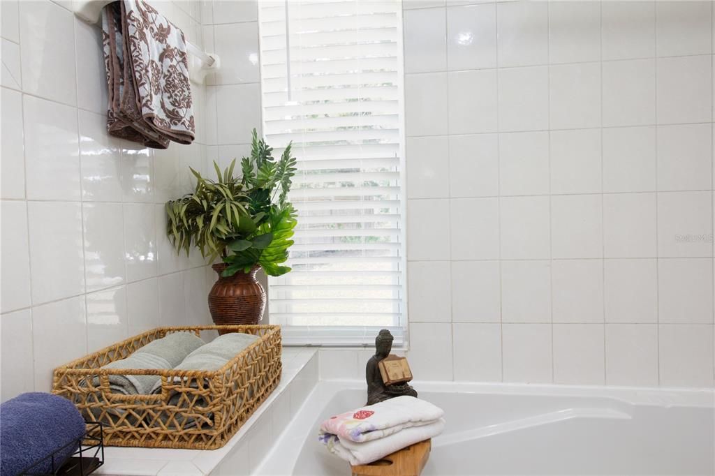 For Rent: $1,950 (2 beds, 1 baths, 1264 Square Feet)