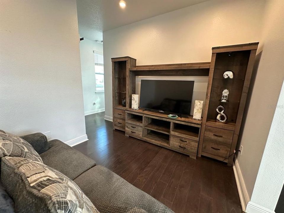 В аренду: $1,600 (1 спален, 1 ванн, 800 Квадратных фут)