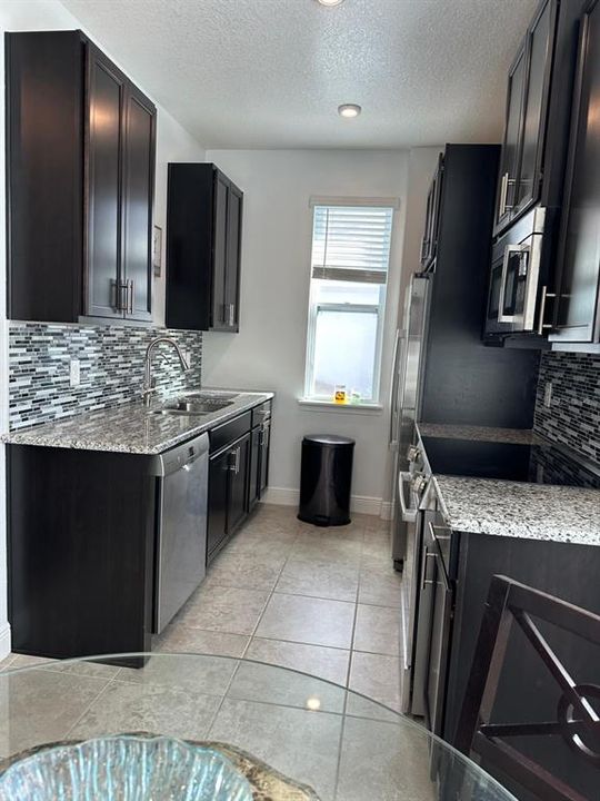 В аренду: $1,600 (1 спален, 1 ванн, 800 Квадратных фут)