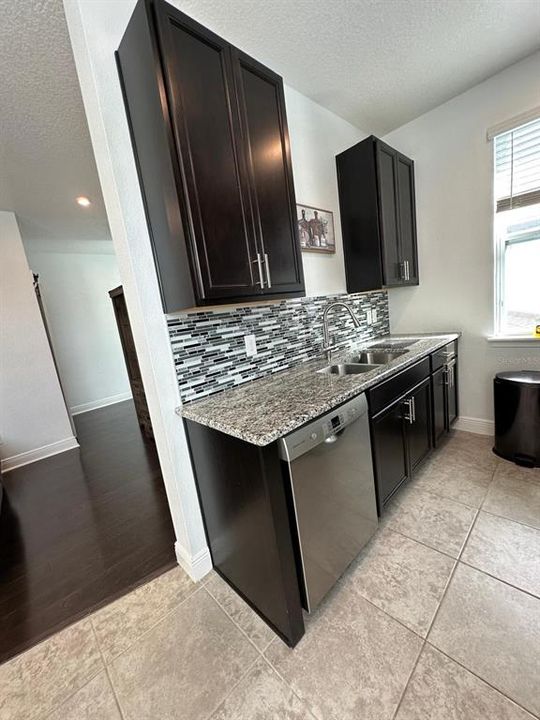 В аренду: $1,600 (1 спален, 1 ванн, 800 Квадратных фут)