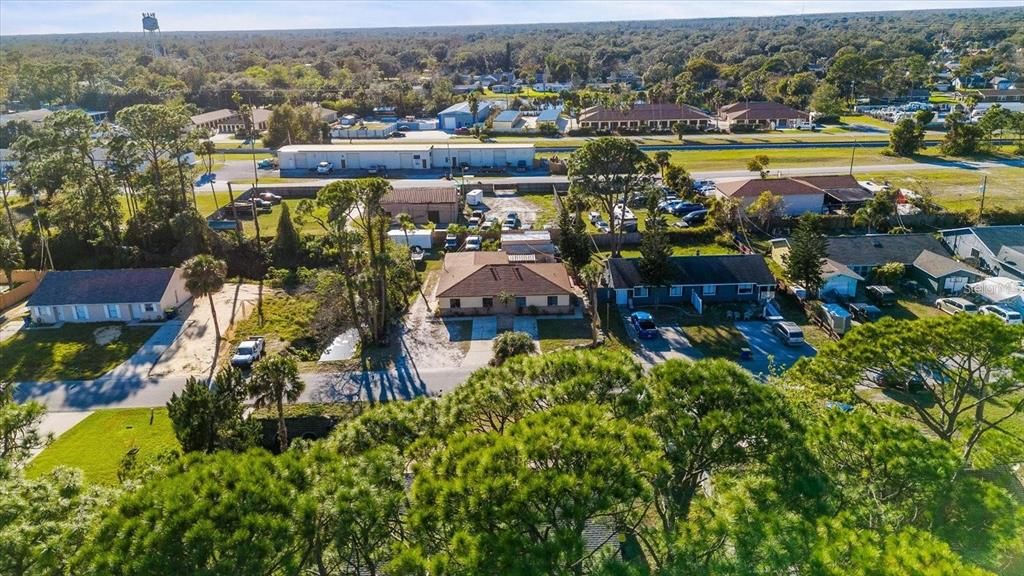 合同活跃: $385,000 (5 贝兹, 2 浴室, 2300 平方英尺)