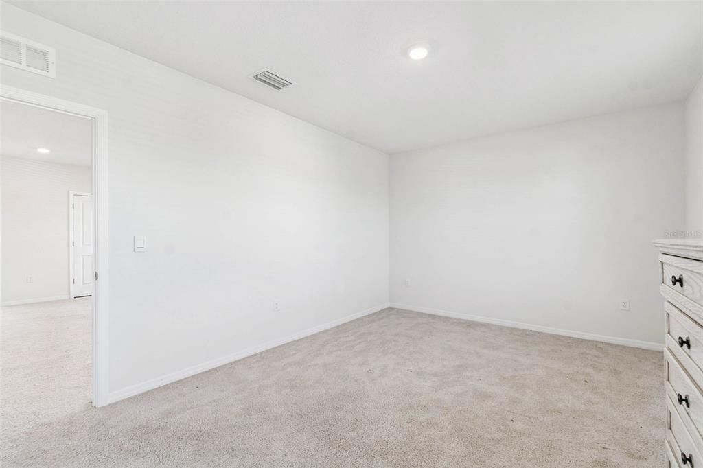 For Rent: $3,200 (4 beds, 3 baths, 3313 Square Feet)