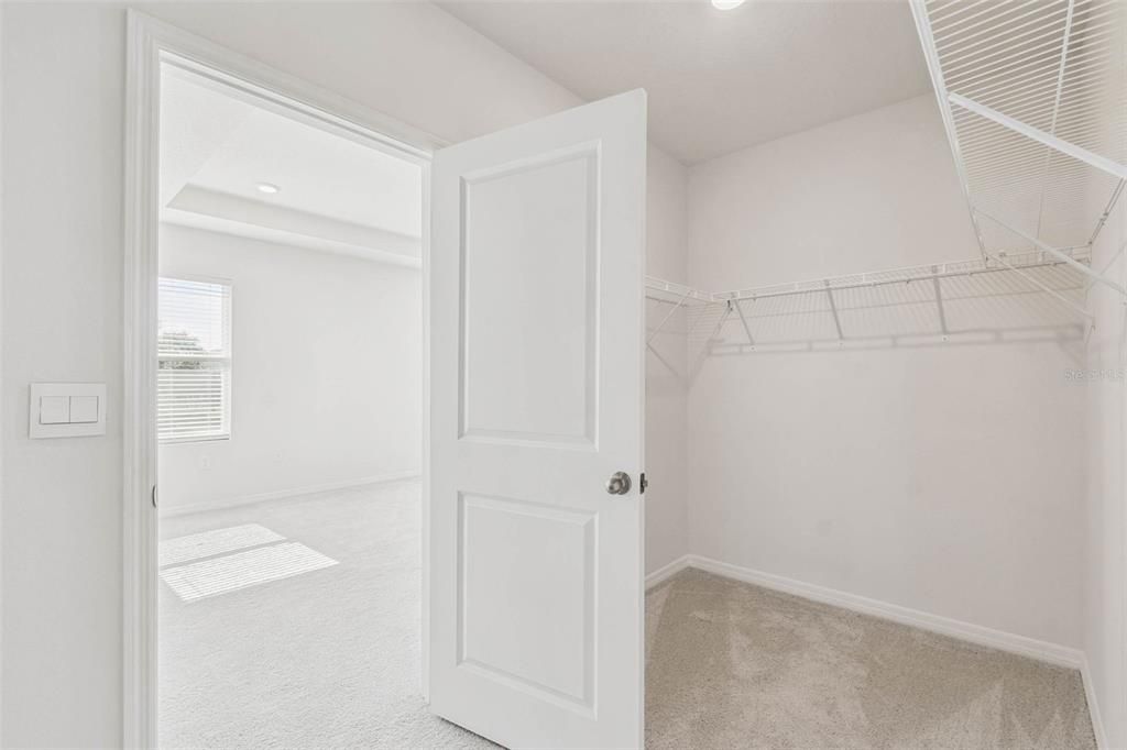 For Rent: $3,200 (4 beds, 3 baths, 3313 Square Feet)