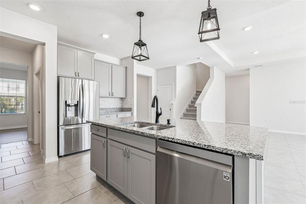 For Rent: $3,200 (4 beds, 3 baths, 3313 Square Feet)