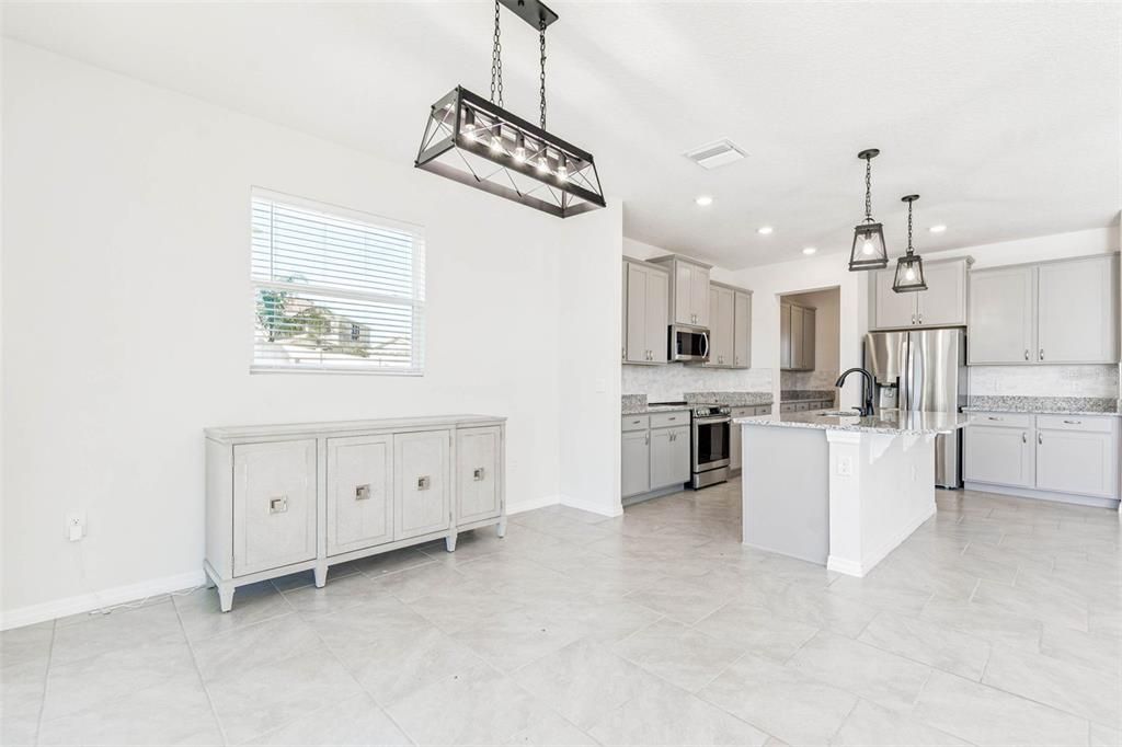 For Rent: $3,200 (4 beds, 3 baths, 3313 Square Feet)