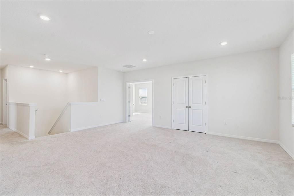 For Rent: $3,200 (4 beds, 3 baths, 3313 Square Feet)