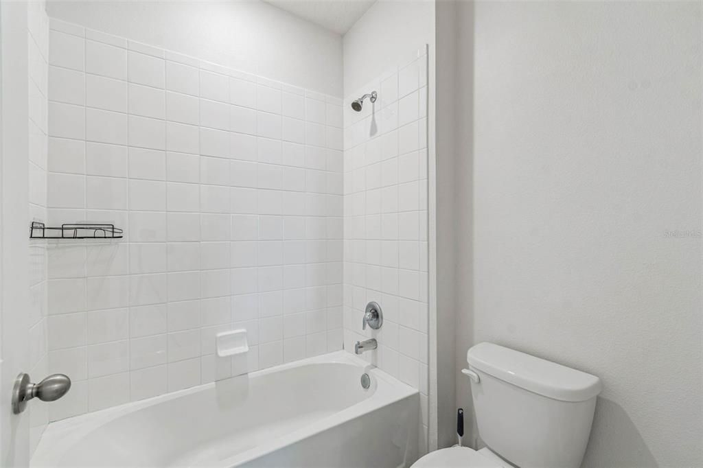 For Rent: $3,200 (4 beds, 3 baths, 3313 Square Feet)