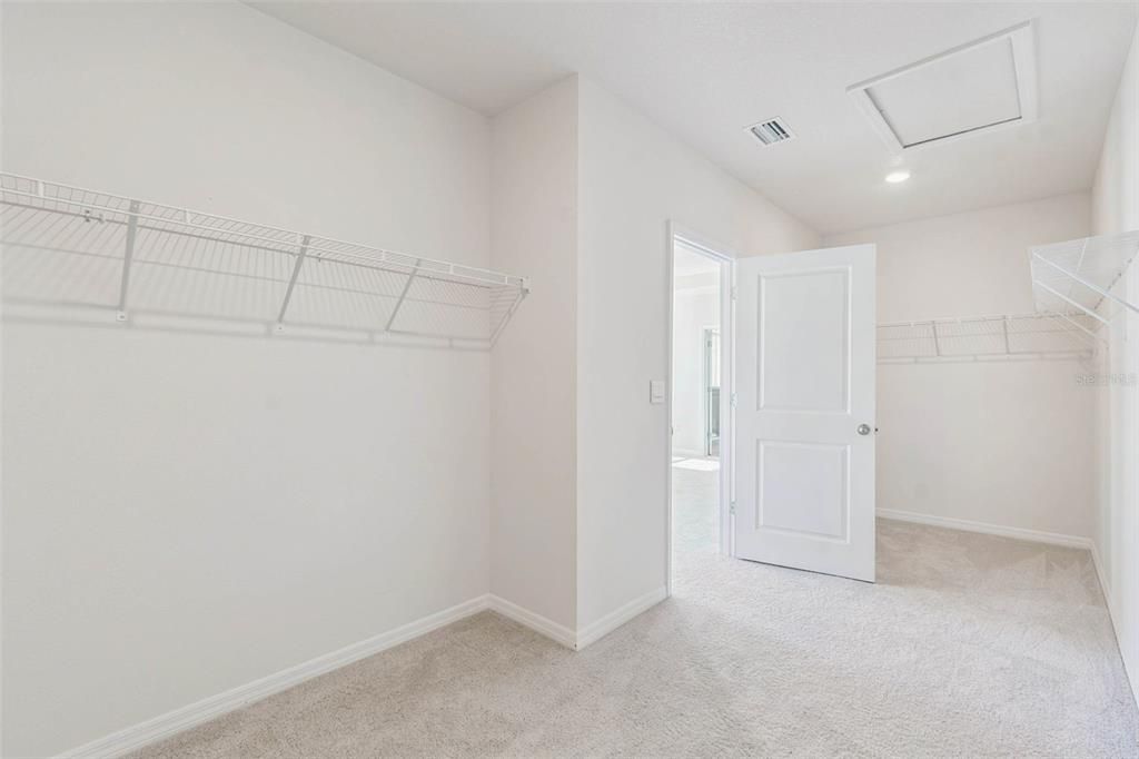 For Rent: $3,200 (4 beds, 3 baths, 3313 Square Feet)