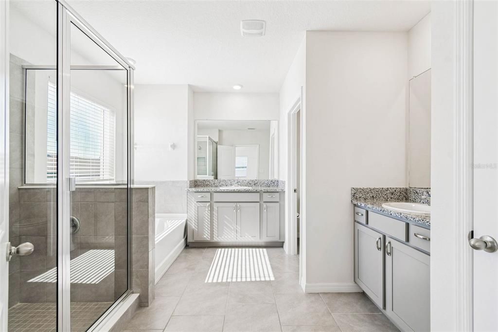 For Rent: $3,200 (4 beds, 3 baths, 3313 Square Feet)