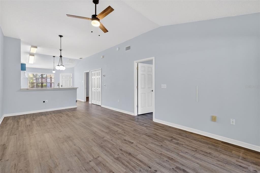 En Venta: $218,000 (2 camas, 2 baños, 1024 Pies cuadrados)