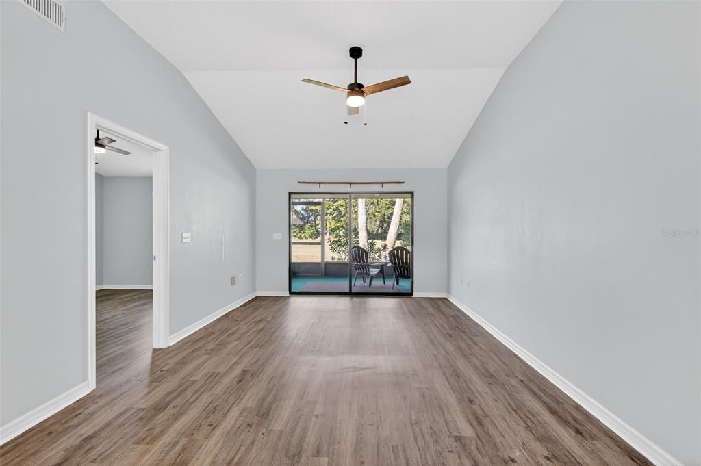 En Venta: $218,000 (2 camas, 2 baños, 1024 Pies cuadrados)