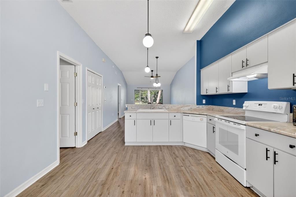 En Venta: $218,000 (2 camas, 2 baños, 1024 Pies cuadrados)