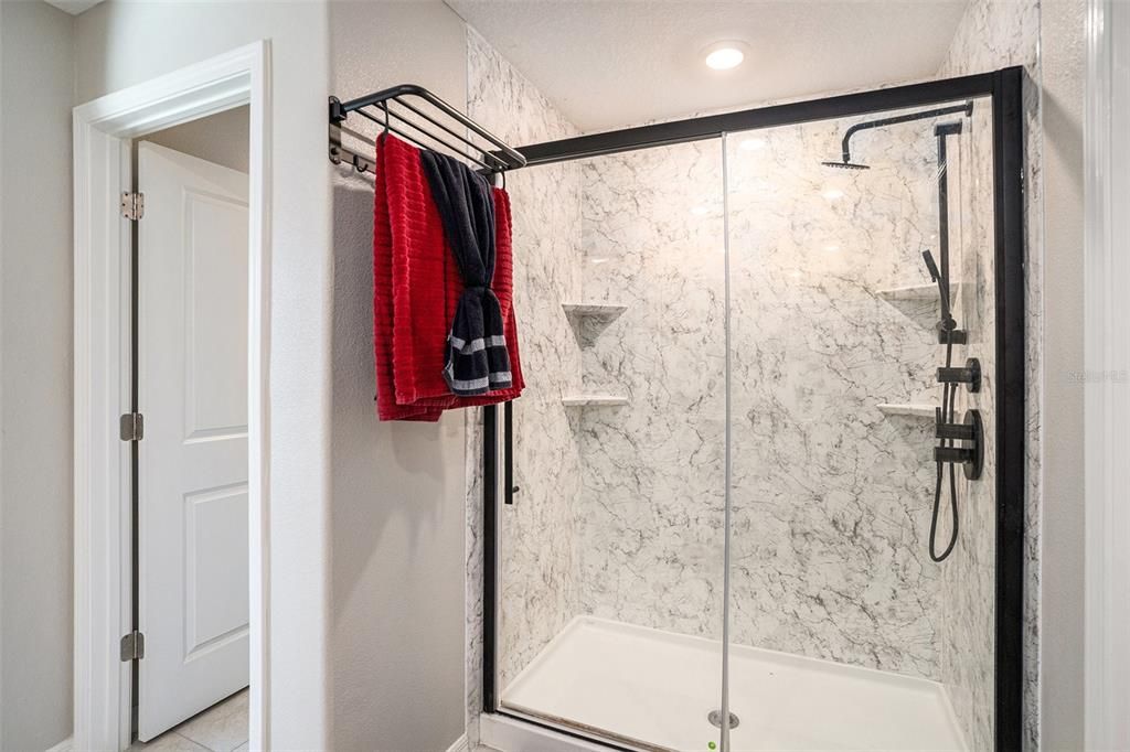 En Venta: $425,000 (5 camas, 2 baños, 2264 Pies cuadrados)