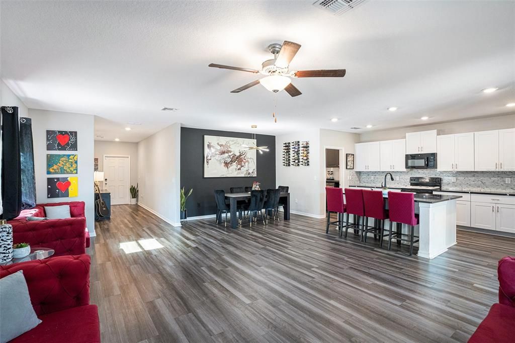 En Venta: $425,000 (5 camas, 2 baños, 2264 Pies cuadrados)