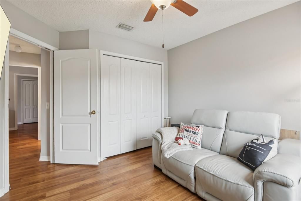 待售: $460,000 (4 贝兹, 3 浴室, 2378 平方英尺)