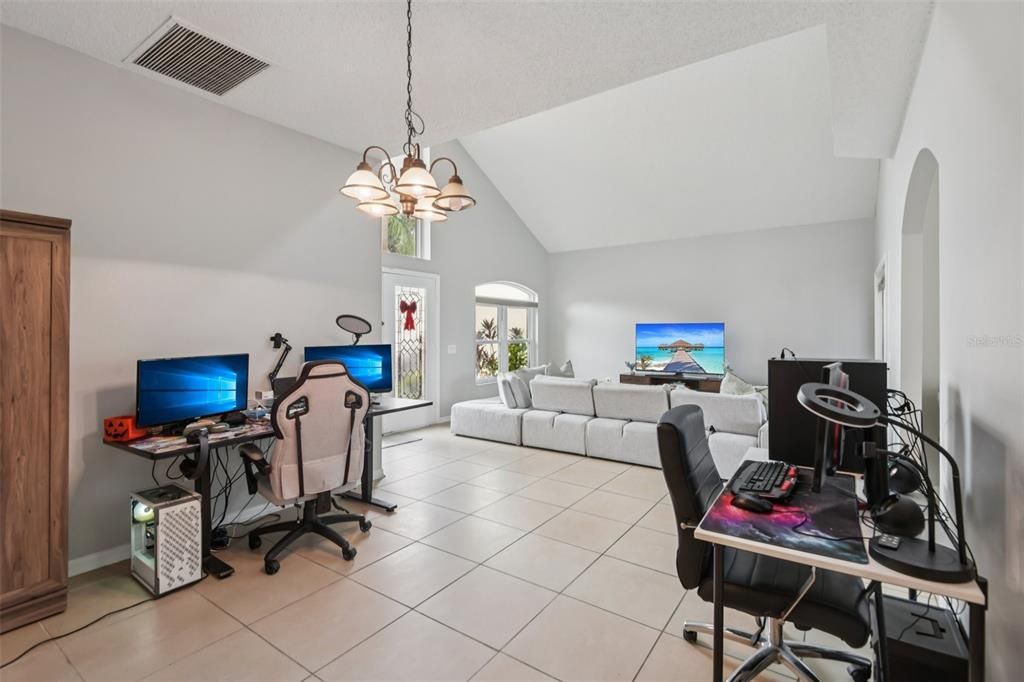 待售: $460,000 (4 贝兹, 3 浴室, 2378 平方英尺)