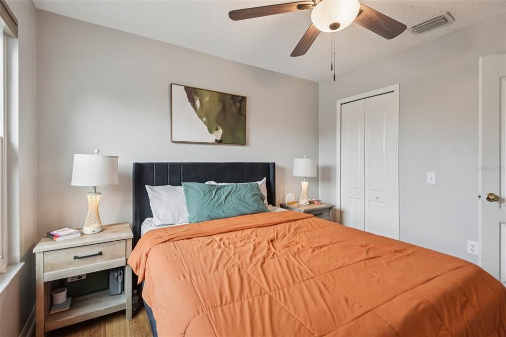 待售: $460,000 (4 贝兹, 3 浴室, 2378 平方英尺)