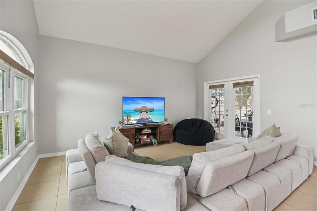 待售: $460,000 (4 贝兹, 3 浴室, 2378 平方英尺)