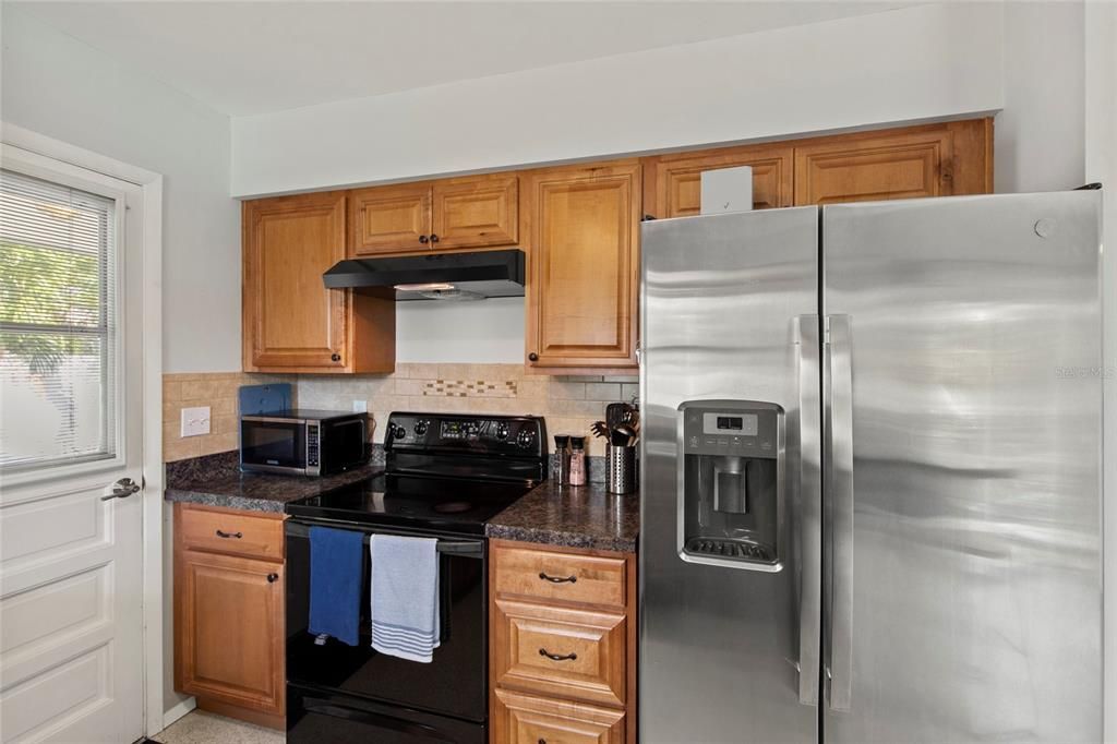 На продажу: $214,000 (2 спален, 1 ванн, 1048 Квадратных фут)