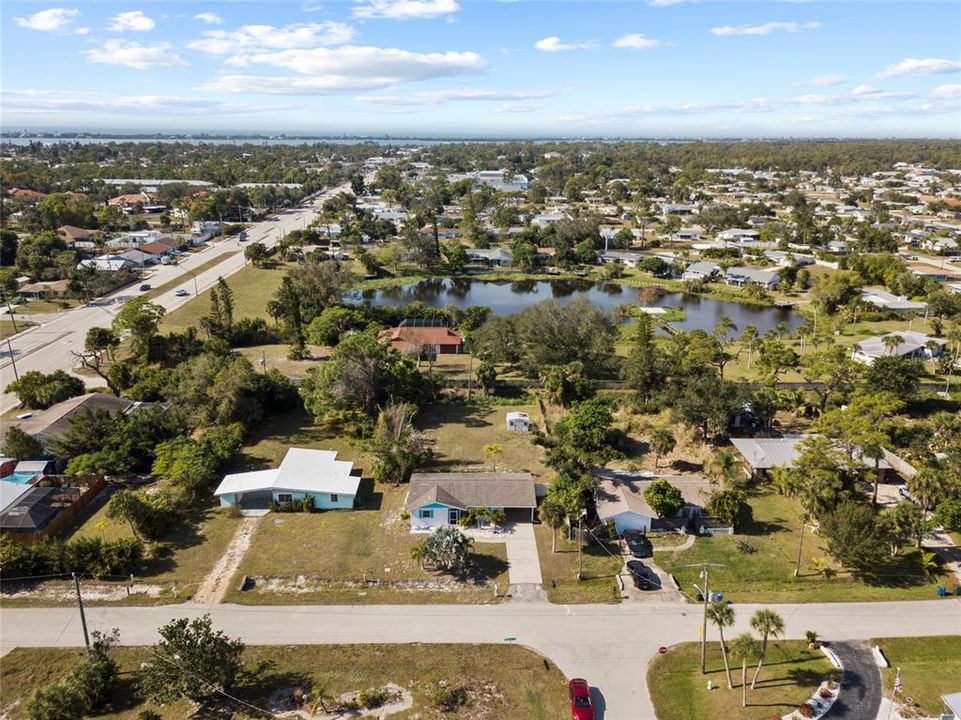 На продажу: $214,000 (2 спален, 1 ванн, 1048 Квадратных фут)